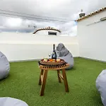 فيلة Host Wise - Sunny Spacious House - Terrace & Free Parking