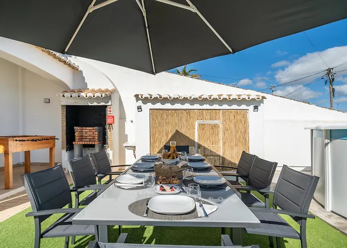 Host Wise - Sunny Spacious House - Terrace & Free Parking Lagoa (Algarve)