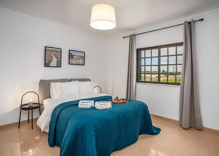 Willa Host Wise - Sunny Spacious House - Terrace & Free Parking *
