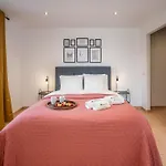 Host Wise - Sunny Spacious House - Terrace & Free Parking וילה לגואה